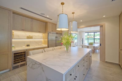 Luxury Villa Photo #14