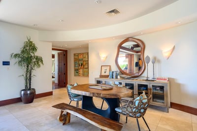 Luxury Villa Photo #16