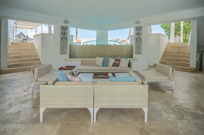 Luxury Villa Photo #25