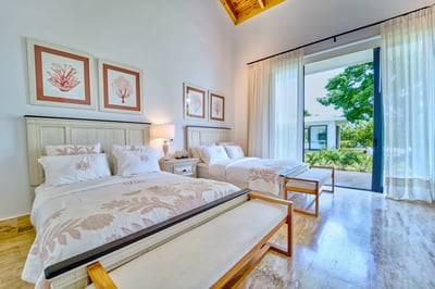 Luxury Villa Photo #19