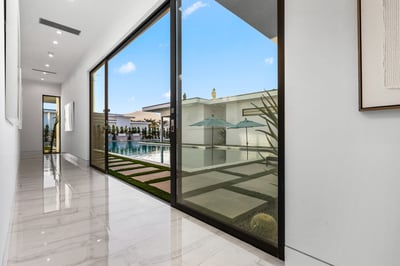 Luxury Villa Photo #19