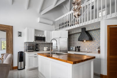 Luxury Villa Photo #20
