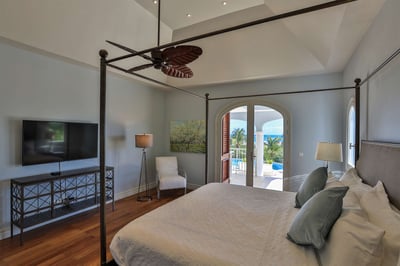 Luxury Villa Photo #19