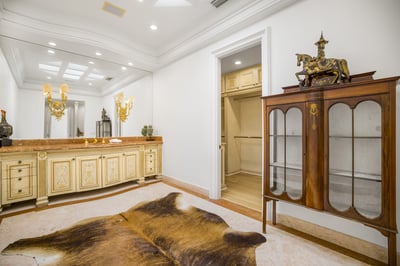 Luxury Villa Photo #43