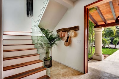 Luxury Villa Photo #13