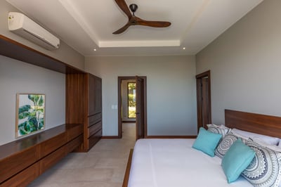 Luxury Villa Photo #33