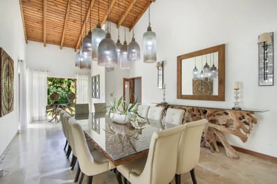 Luxury Villa Photo #21