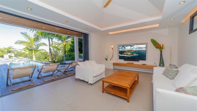 Luxury Villa Photo #11