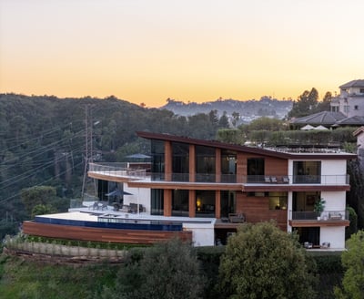 Luxury Villa Photo #3
