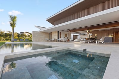 Luxury Villa Photo #4