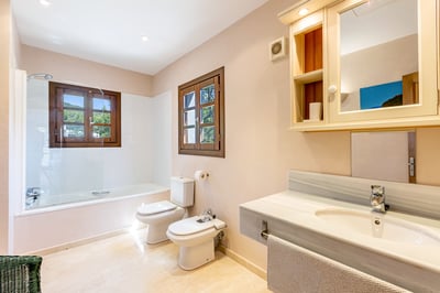 Luxury Villa Photo #34