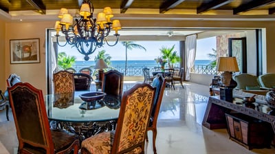Luxury Villa Photo #4
