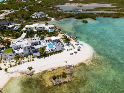 Luxury Villa Photo #3