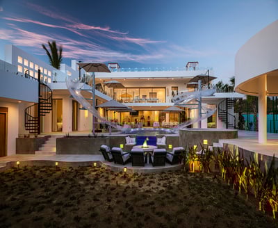 Luxury Villa Photo #18