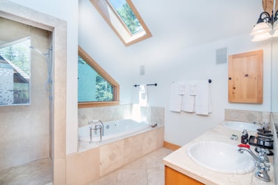 Luxury Villa Photo #17