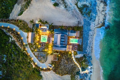 Luxury Villa Photo #20