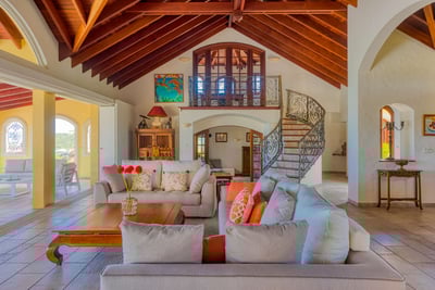 Luxury Villa Photo #18