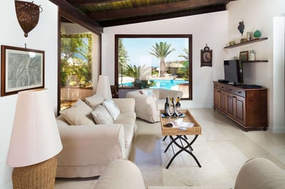 Luxury Villa Photo #32