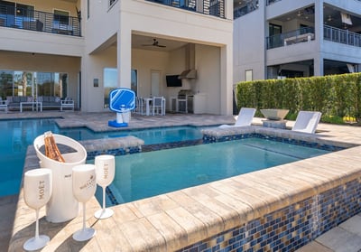Luxury Villa Photo #6
