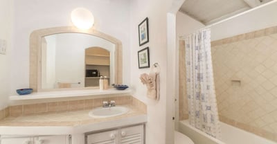 Luxury Villa Photo #13