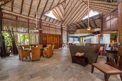 Luxury Villa Photo #31