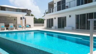 Luxury Villa Photo #2