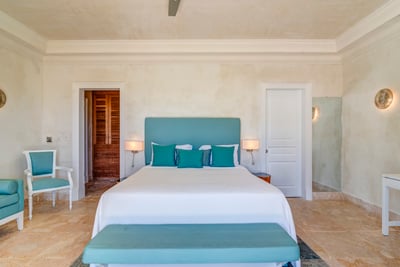 Luxury Villa Photo #22