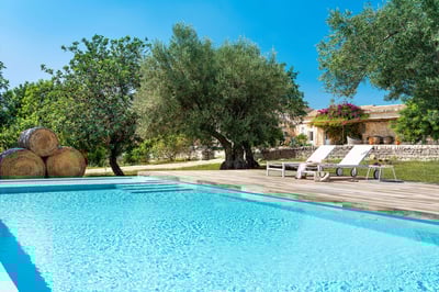 Luxury Villa Photo #7