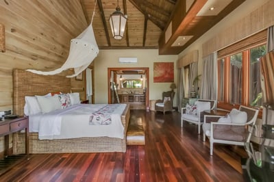 Luxury Villa Photo #15
