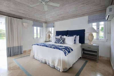 Luxury Villa Photo #13