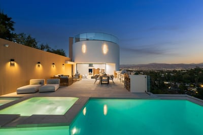 Luxury Villa Photo #5