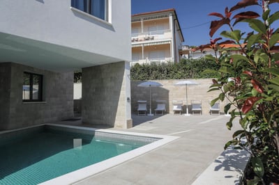 Luxury Villa Photo #4