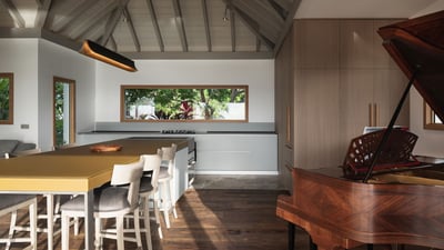 BLUE SWAN Kitchen & Dining Area