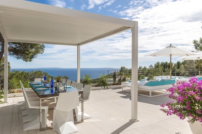 Luxury Villa Photo #4