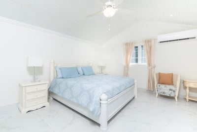 Luxury Villa Photo #33