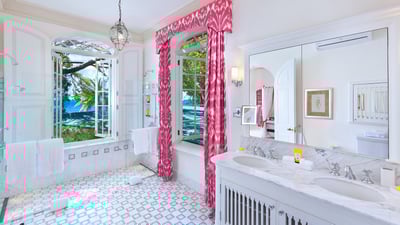 Luxury Villa Photo #43