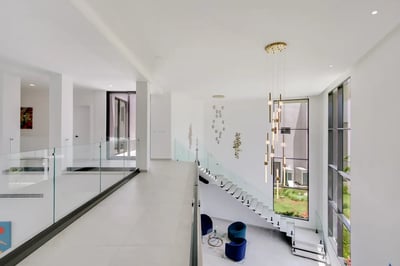 Luxury Villa Photo #37