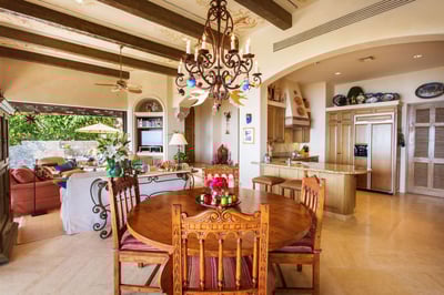 Luxury Villa Photo #7