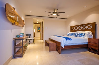 Luxury Villa Photo #18