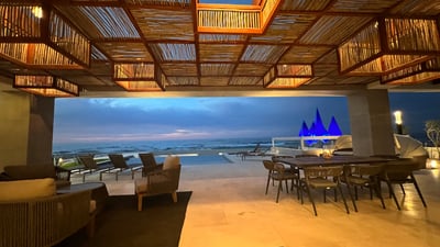 Luxury Villa Photo #40
