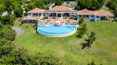 Luxury Villa Photo #3