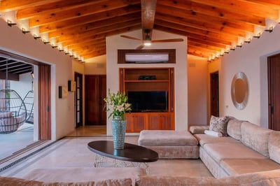 Luxury Villa Photo #19