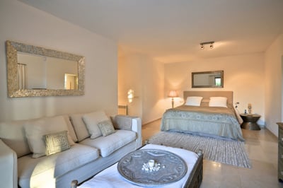 Luxury Villa Photo #15