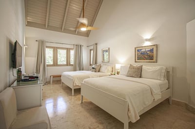 Casa Mota - Fairway-Front Family Villa