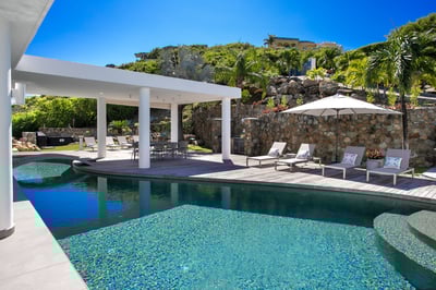 Luxury Villa Photo #3