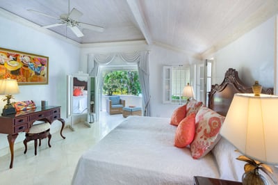 Luxury Villa Photo #11