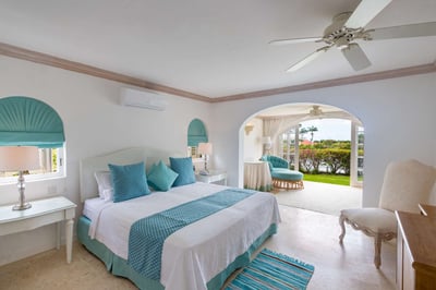 Luxury Villa Photo #12