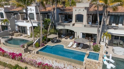 Luxury Villa Photo #52