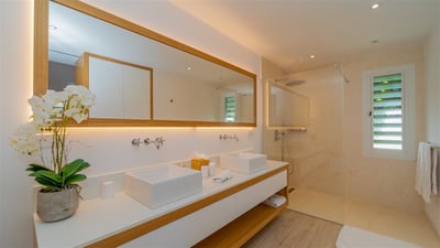 Luxury Villa Photo #36