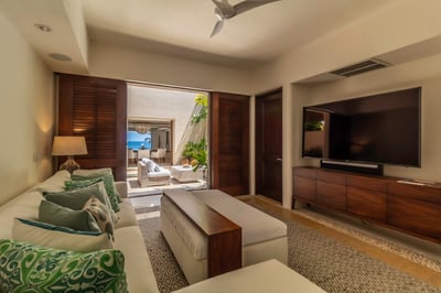 Luxury Villa Photo #47